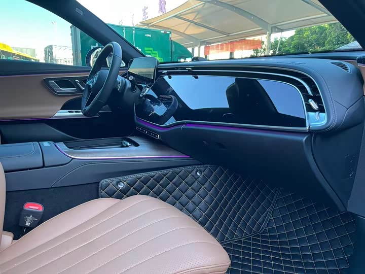 Mercedes-Benz E-Class 2025 E 300 L Luxury - zdjęcie 13