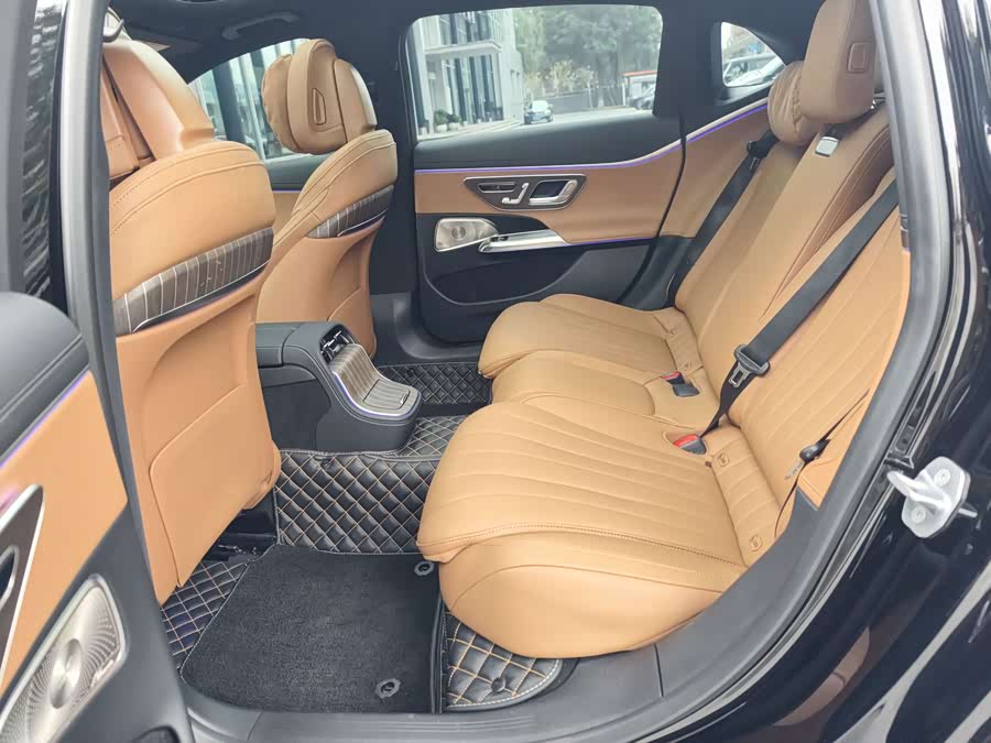 Mercedes-Benz E-Class 2025 E 300 L Luxury - zdjęcie 18