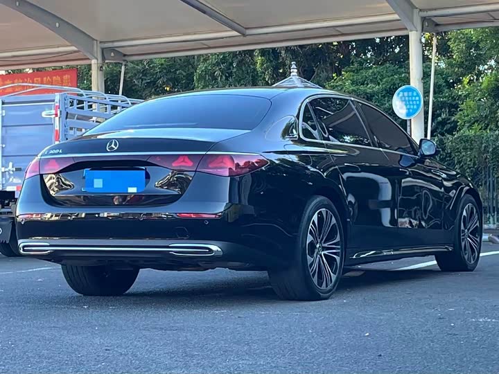 Mercedes-Benz E-Class 2025 E 300 L Luxury - zdjęcie 18