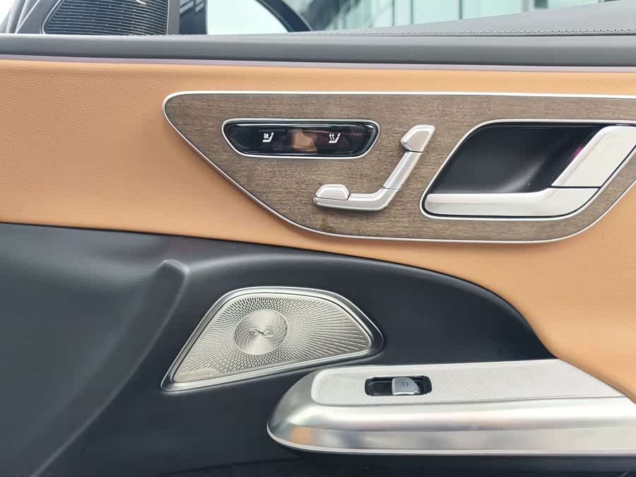 Mercedes-Benz E-Class 2025 E 300 L Luxury - zdjęcie 6