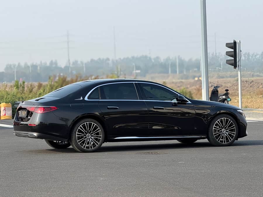 Mercedes-Benz E-Class 2025 E 300 L Luxury - zdjęcie 8
