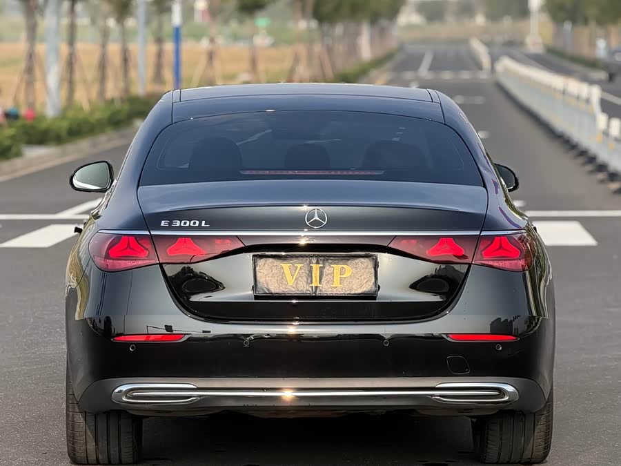Mercedes-Benz E-Class 2025 E 300 L Luxury - zdjęcie 9