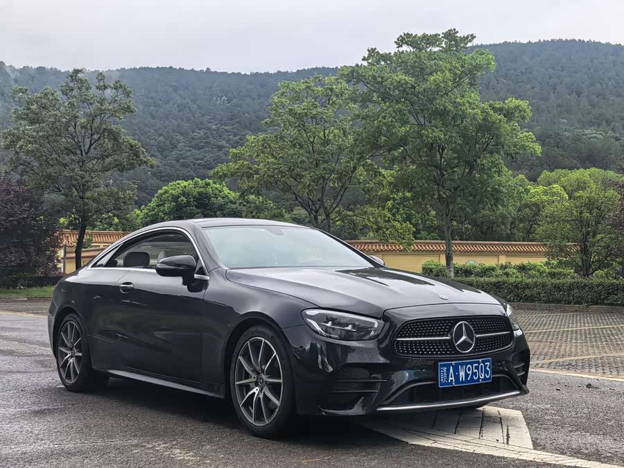 Mercedes-Benz E-Class (Imported) 2023 E 260 Coupe - zdjęcie 2