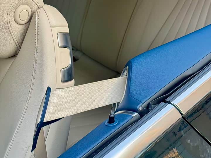 Mercedes-Benz E-Class (Imported) 2023 E 260 Coupe - zdjęcie 12