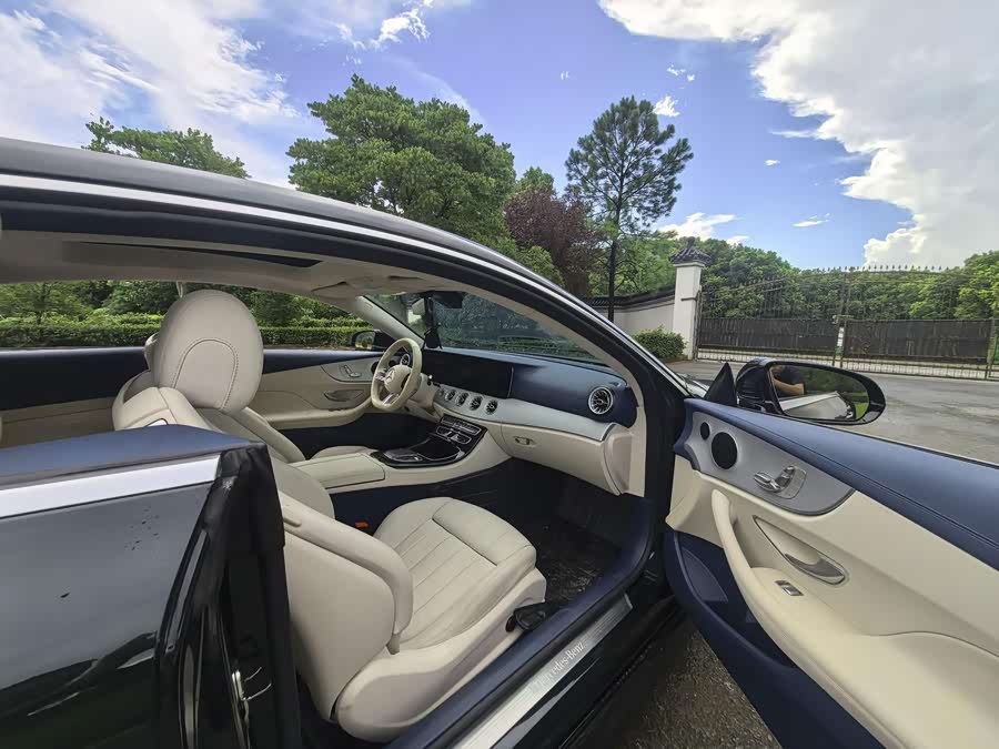Mercedes-Benz E-Class (Imported) 2023 E 260 Coupe - zdjęcie 14