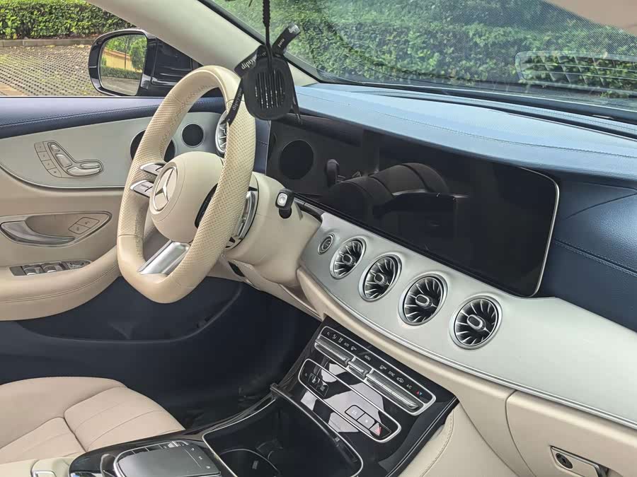 Mercedes-Benz E-Class (Imported) 2023 E 260 Coupe - zdjęcie 15