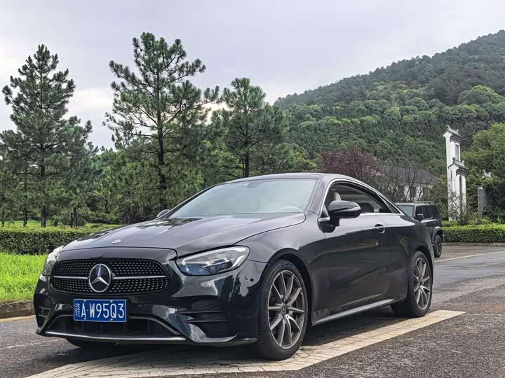 Mercedes-Benz E-Class (Imported) 2023 E 260 Coupe - zdjęcie 16