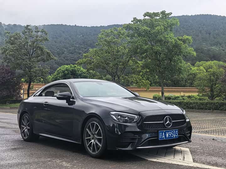 Mercedes-Benz E-Class (Imported) 2023 E 260 Coupe - zdjęcie 17