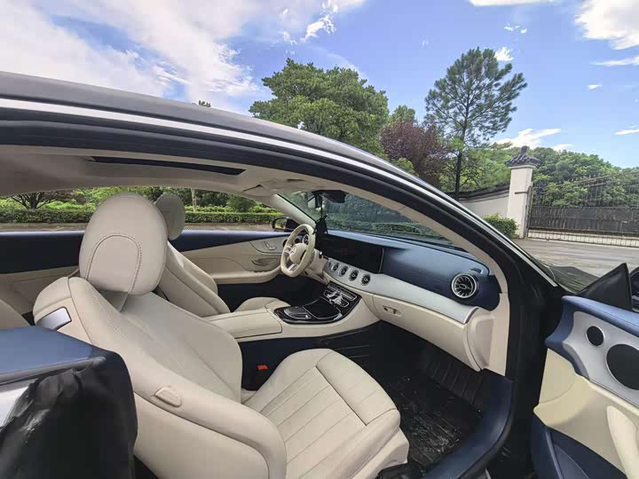 Mercedes-Benz E-Class (Imported) 2023 E 260 Coupe - zdjęcie 20