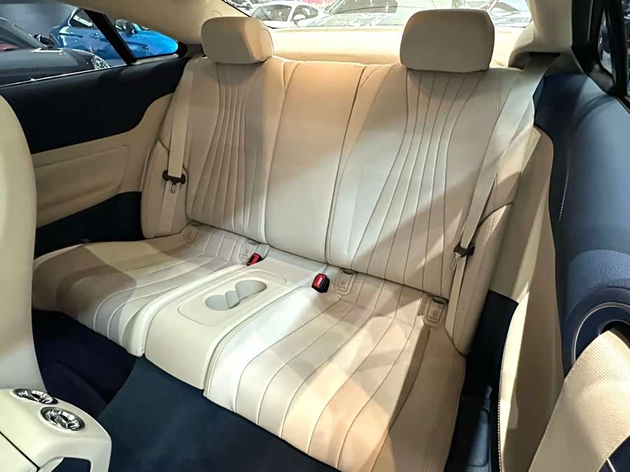 Mercedes-Benz E-Class (Imported) 2023 E 260 Coupe - zdjęcie 4
