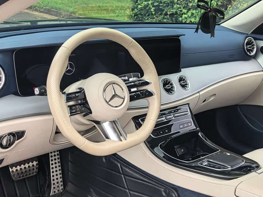 Mercedes-Benz E-Class (Imported) 2023 E 260 Coupe - zdjęcie 9