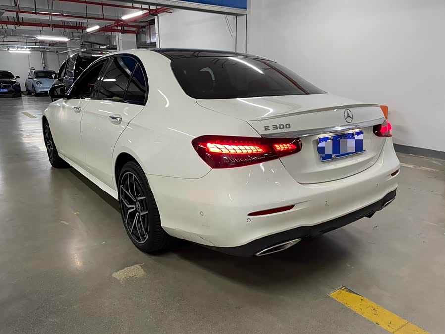 Mercedes-Benz E-Class (Imported) 2023 E 300 Luxury Sport - zdjęcie 11