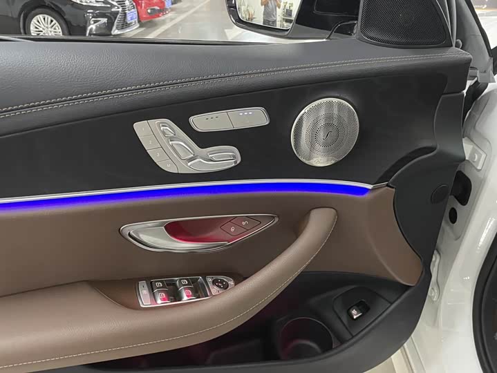 Mercedes-Benz E-Class (Imported) 2023 E 300 Luxury Sport - zdjęcie 16