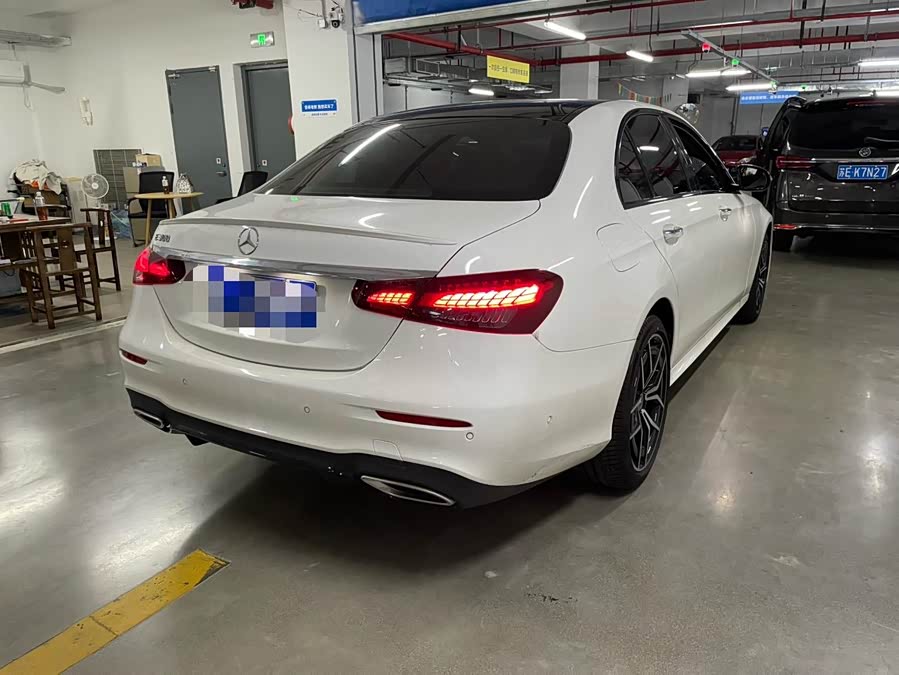 Mercedes-Benz E-Class (Imported) 2023 E 300 Luxury Sport - zdjęcie 9