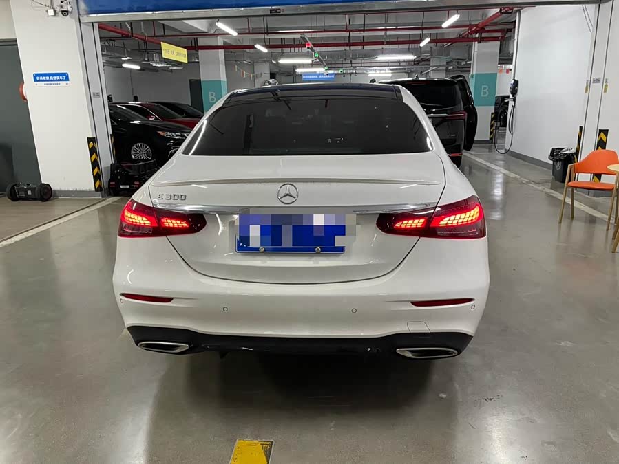 Mercedes-Benz E-Class (Imported) 2023 E 300 Luxury Sport - zdjęcie 10