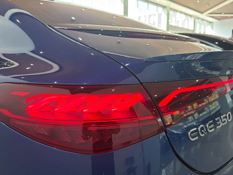 Mercedes-Benz EQE 2022 350 Pioneer Edition - zdjęcie 8