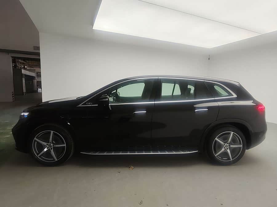 Mercedes-Benz EQS SUV 2025 500 4MATIC - zdjęcie 2