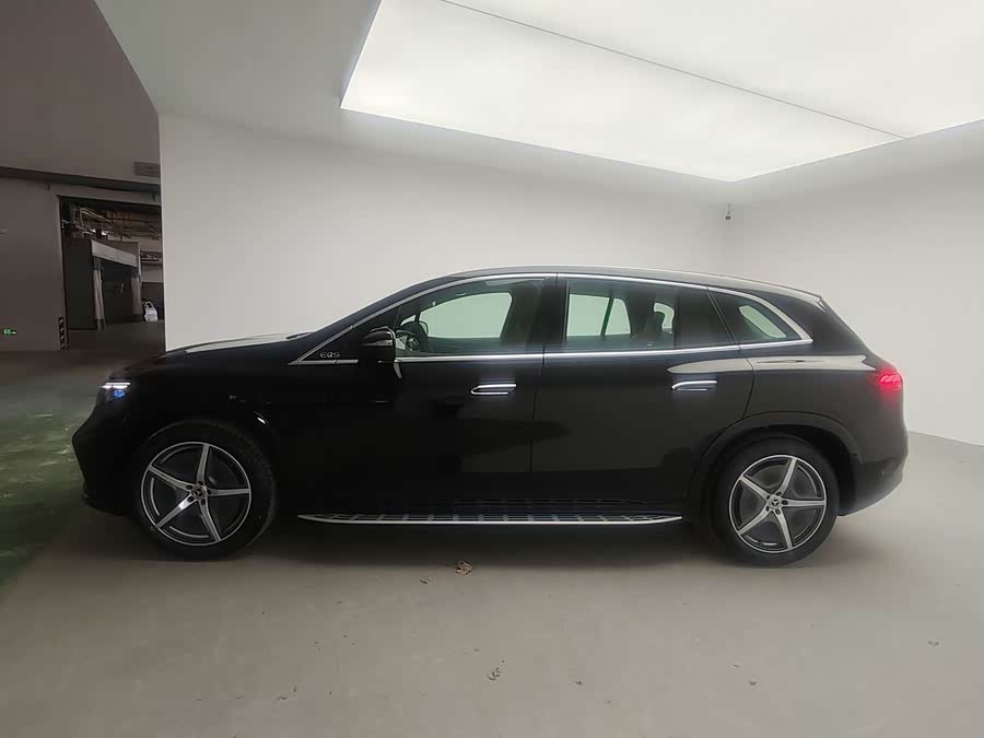 Mercedes-Benz EQS SUV 2025 500 4MATIC - zdjęcie 4