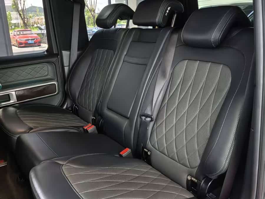 Mercedes-Benz G-Class 2024 G 400 d - zdjęcie 11