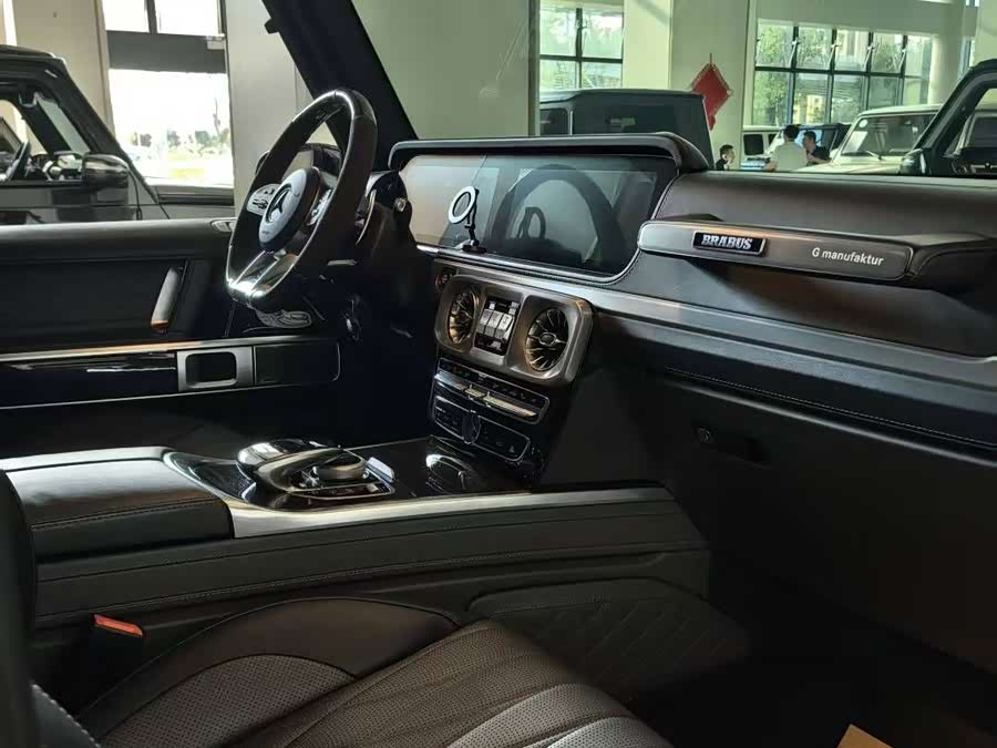 Mercedes-Benz G-Class 2024 G 400 d - zdjęcie 15