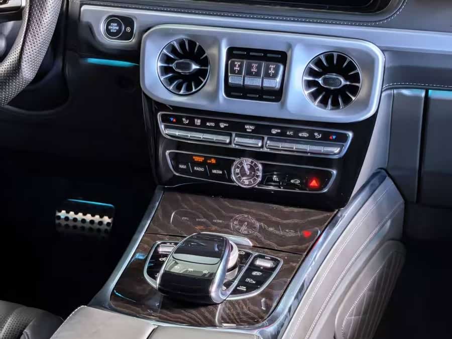 Mercedes-Benz G-Class 2024 G 400 d - zdjęcie 6