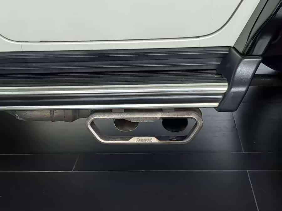 Mercedes-Benz G-Class 2024 G 400 d - zdjęcie 10