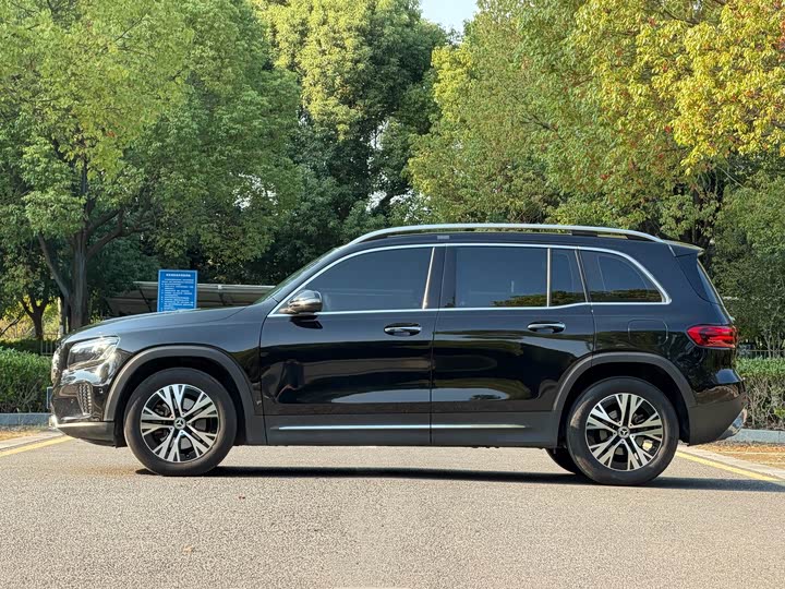 Mercedes-Benz GLB 2024 GLB 220 Dynamic - zdjęcie 17