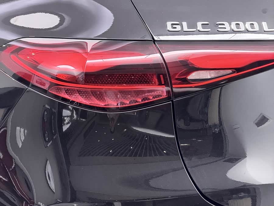 Mercedes-Benz GLC 2024 Facelift GLC 300 L 4MATIC Dynamic Type 5-Seater - zdjęcie 15