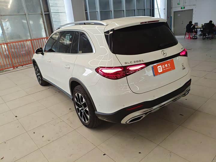 Mercedes-Benz GLC 2024 GLC 260 L 4MATIC Dynamic 5-seater - zdjęcie 18