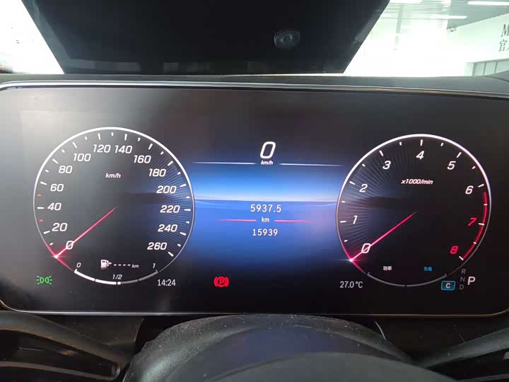 Mercedes-Benz GLC 2024 GLC 260 L 4MATIC Luxury 5-seater - zdjęcie 15