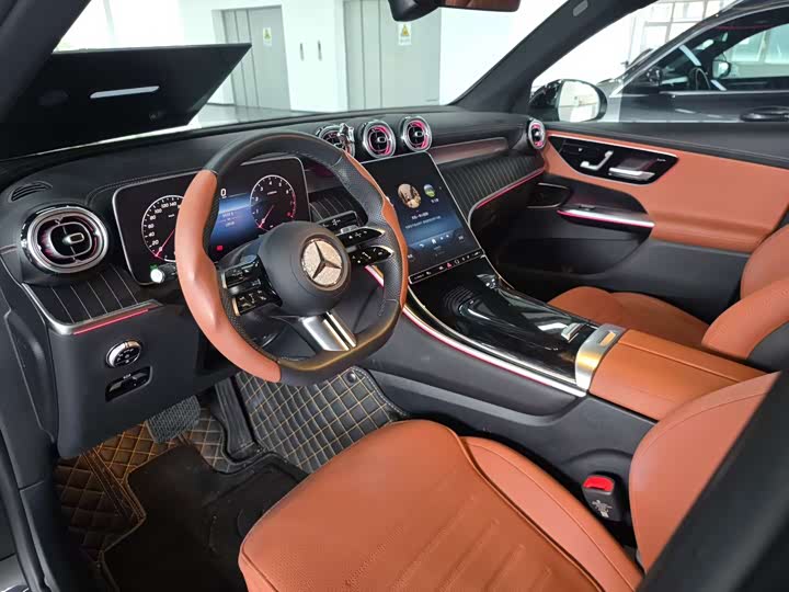 Mercedes-Benz GLC 2024 GLC 260 L 4MATIC Luxury 5-seater - zdjęcie 16