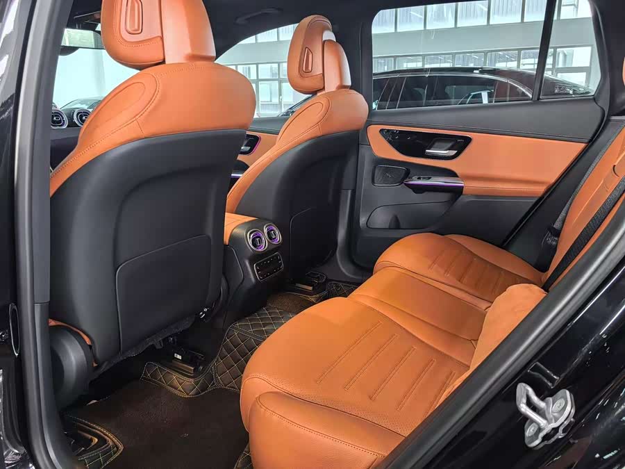 Mercedes-Benz GLC 2024 GLC 260 L 4MATIC Luxury 5-seater - zdjęcie 8