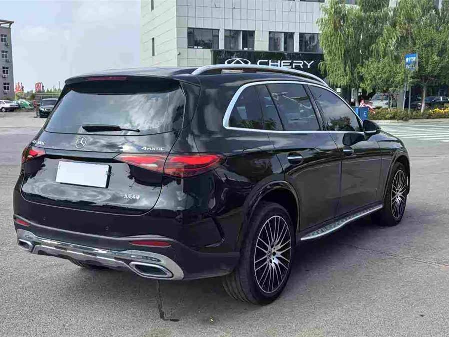 Mercedes-Benz GLC 2024 GLC 300 L 4MATIC Luxury 5-seater - zdjęcie 3