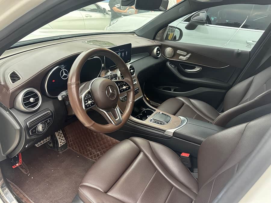 Mercedes-Benz GLC 300 L 4MATIC Luxury - zdjęcie 19