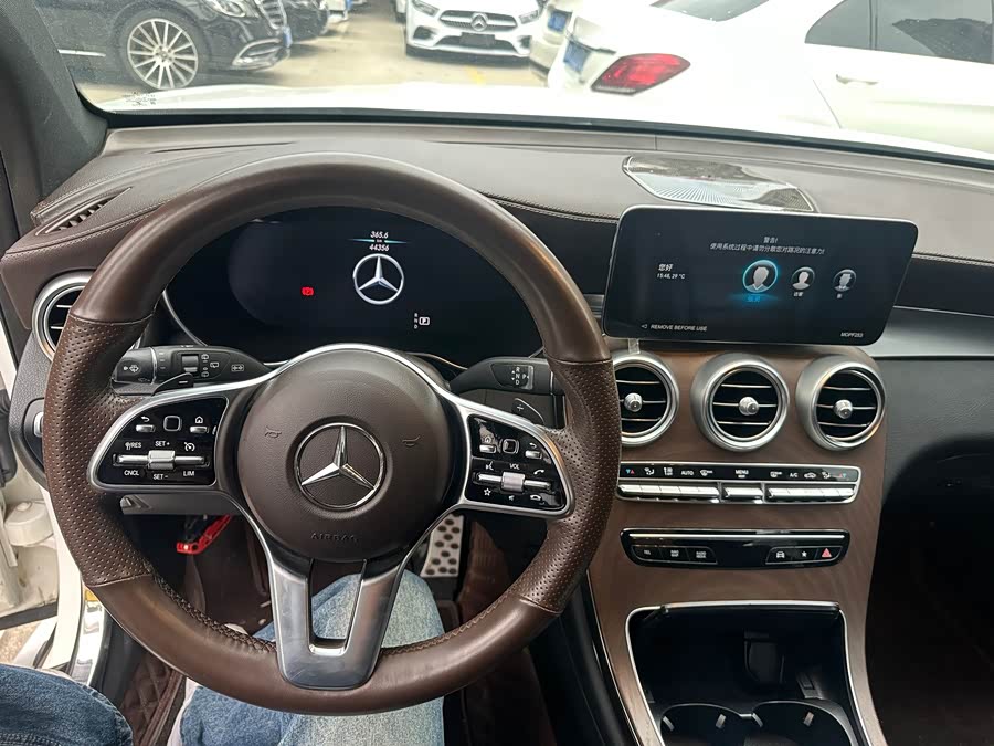 Mercedes-Benz GLC 300 L 4MATIC Luxury - zdjęcie 20