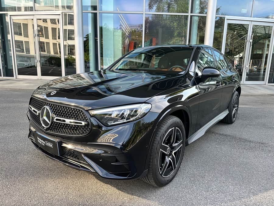 Mercedes-Benz GLC Coupe 2024 GLC 260 4MATIC Coupe SUV - zdjęcie 1