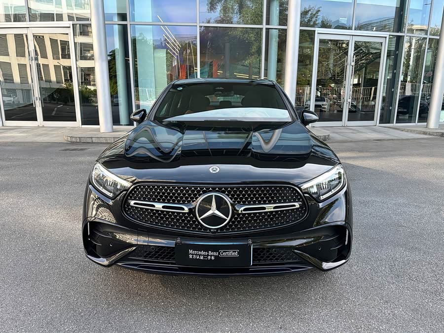 Mercedes-Benz GLC Coupe 2024 GLC 260 4MATIC Coupe SUV - zdjęcie 2