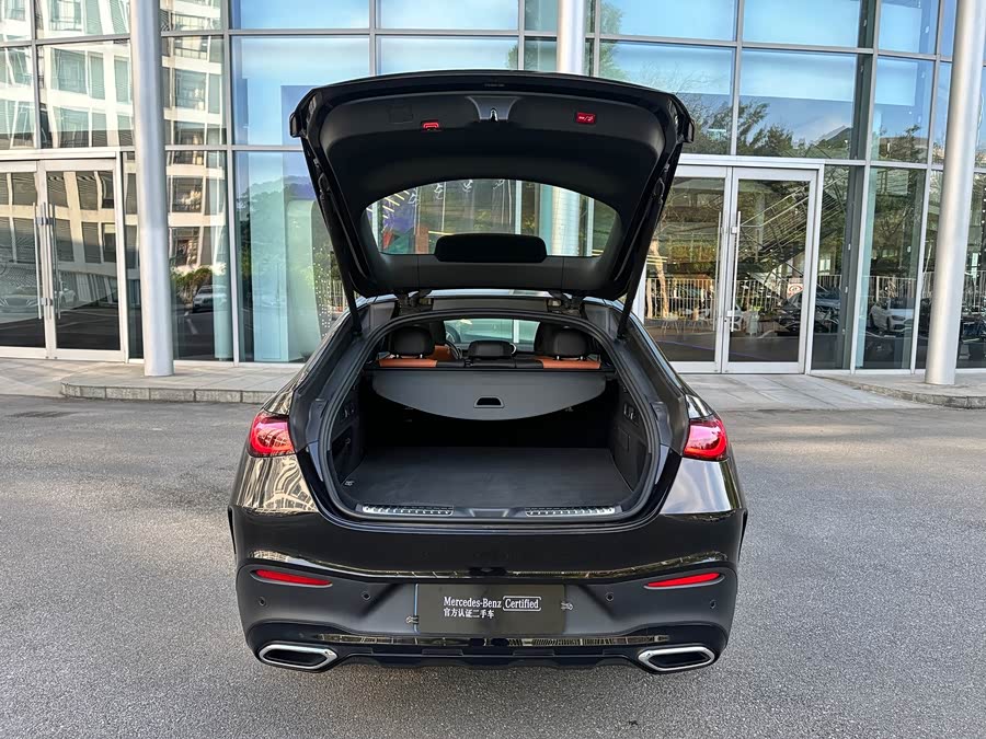 Mercedes-Benz GLC Coupe 2024 GLC 260 4MATIC Coupe SUV - zdjęcie 13