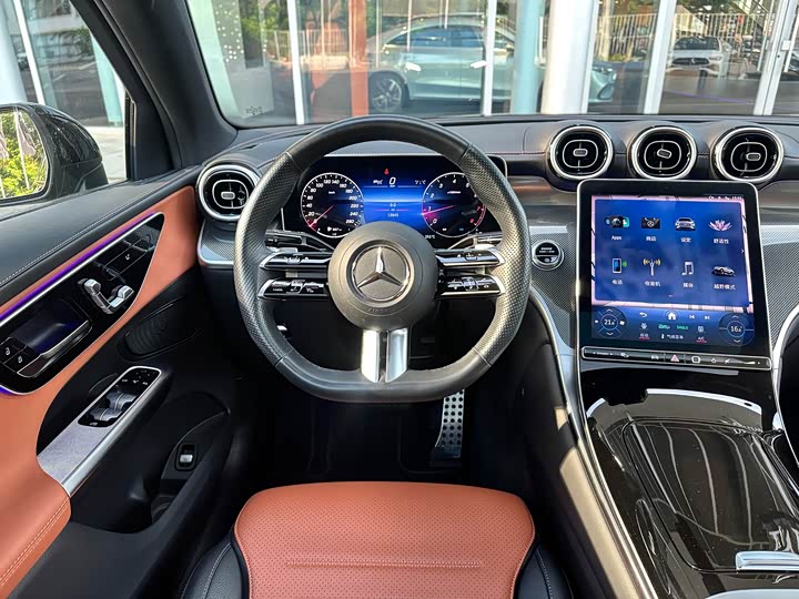 Mercedes-Benz GLC Coupe 2024 GLC 260 4MATIC Coupe SUV - zdjęcie 19
