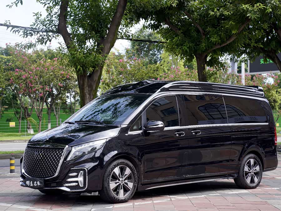 Mercedes-Benz V-Class 2022 V 260 L Long Wheelbase Luxury Edition - zdjęcie 1
