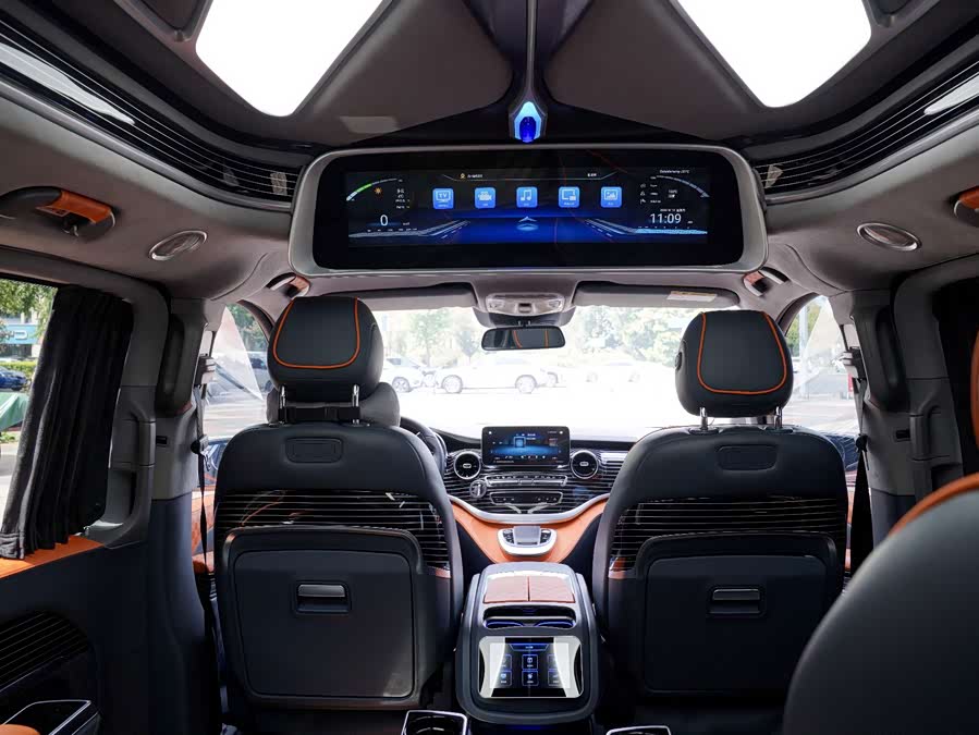 Mercedes-Benz V-Class 2022 V 260 L Long Wheelbase Luxury Edition - zdjęcie 13