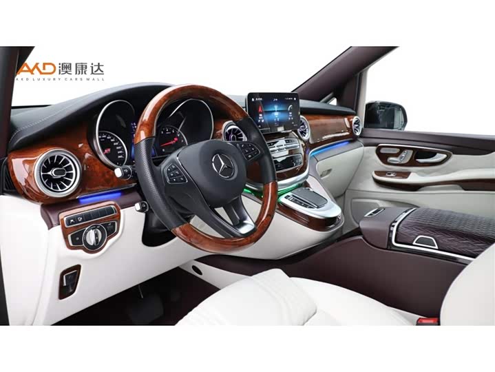 Mercedes-Benz V-Class 2022 V 260 L Long Wheelbase Luxury Edition - zdjęcie 17