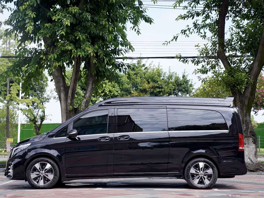 Mercedes-Benz V-Class 2022 V 260 L Long Wheelbase Luxury Edition - zdjęcie 3