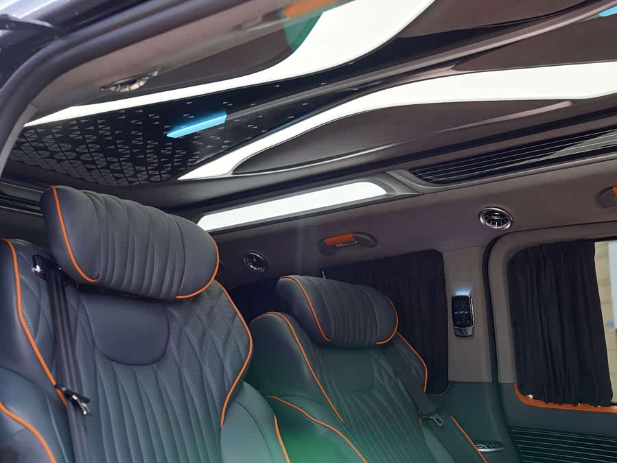 Mercedes-Benz V-Class 2022 V 260 L Long Wheelbase Luxury Edition - zdjęcie 7