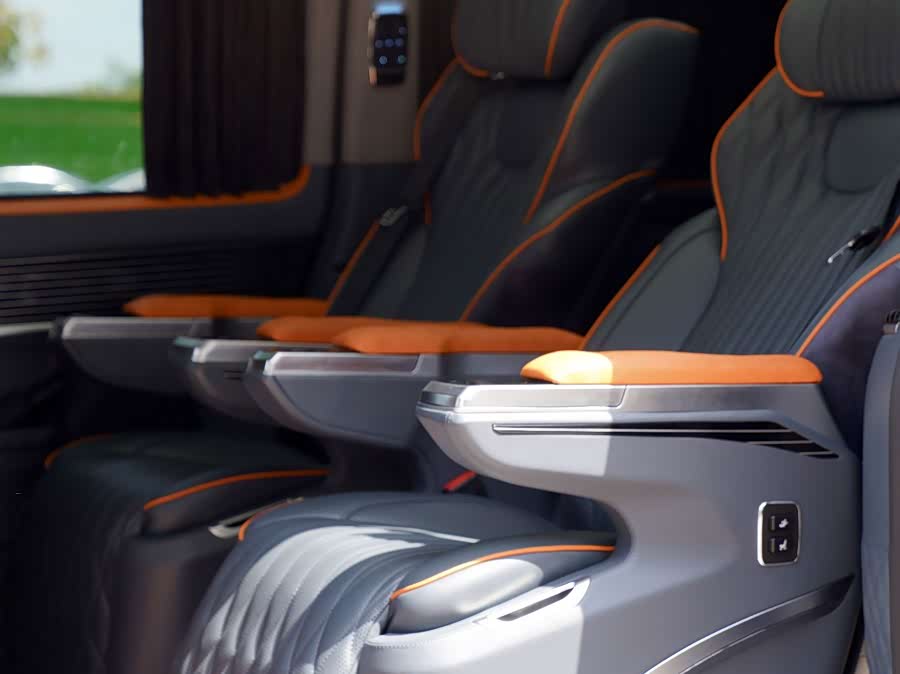 Mercedes-Benz V-Class 2022 V 260 L Long Wheelbase Luxury Edition - zdjęcie 10