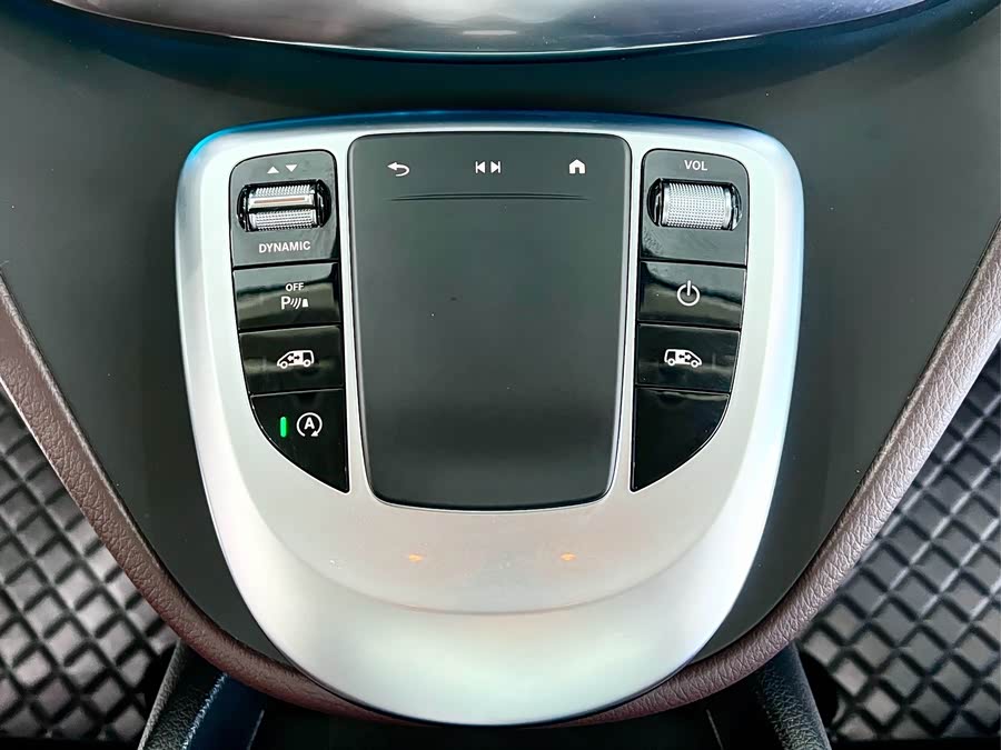Mercedes-Benz V-Class 2022 V 260 L Long Wheelbase Luxury - zdjęcie 17