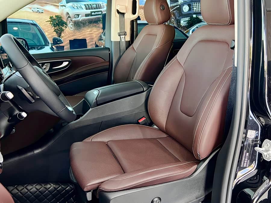 Mercedes-Benz V-Class 2022 V 260 L Long Wheelbase Luxury - zdjęcie 6