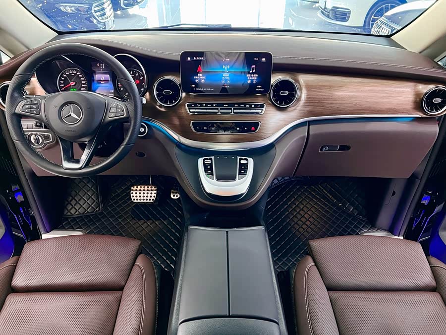 Mercedes-Benz V-Class 2022 V 260 L Long Wheelbase Luxury - zdjęcie 9