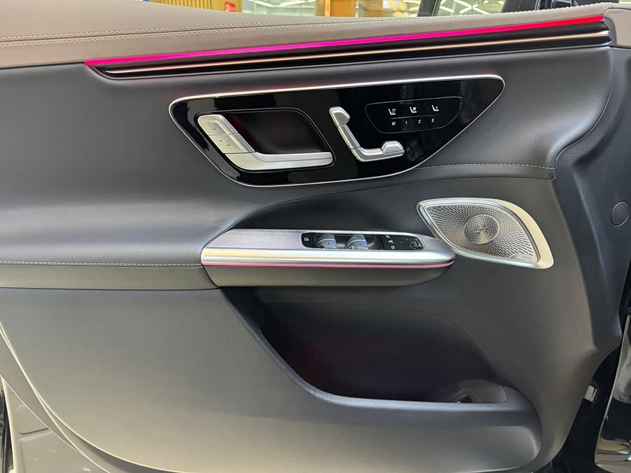 Mercedes EQE SUV 2024 500 4MATIC Flagship - zdjęcie 10