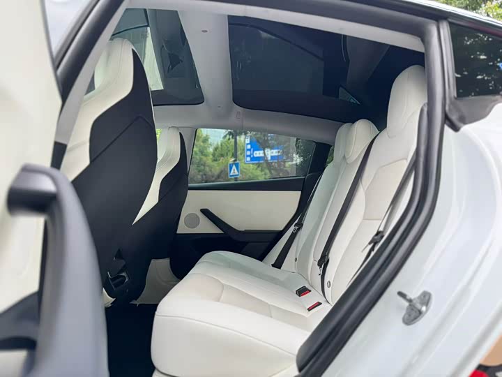 Model 3 2024 High Performance AWD - zdjęcie 16